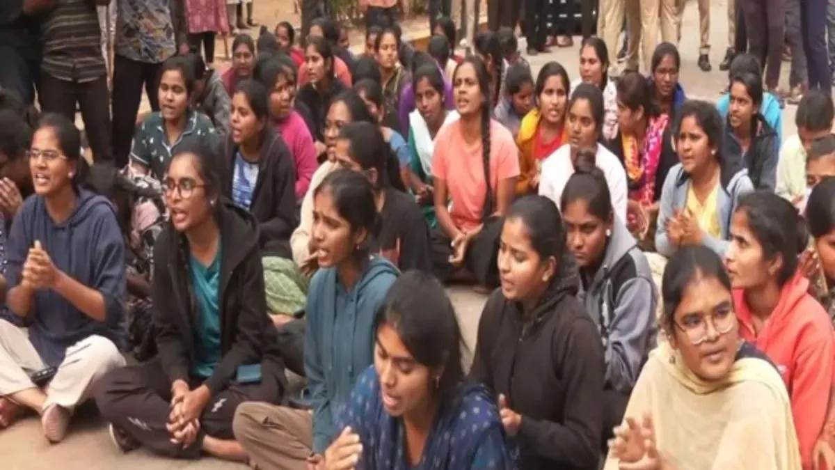 https://www.jagranimages.com/images/newimg/16032025/16_03_2025-usmania_university___23900842.jpg