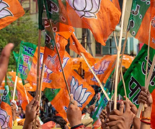 निगमों में बहुमत होने के चलते भाजपा प्रत्याशियों का निर्विरोध जीतना भी तय है।