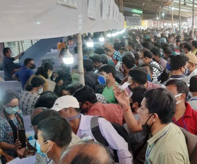 सिलीगुड़ी डीसीआरसी का हाल चुनाव कर्मी ड्यूटी पर कोरोना वायरस छुट्टी पर