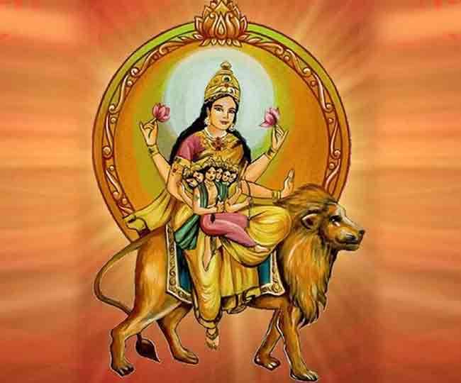 Navratri 2021 Day 5: नवरात्रि के पांचवे दिन करें मां स्कंदमाता की पूजा,  पढ़ें आरती, मंत्र