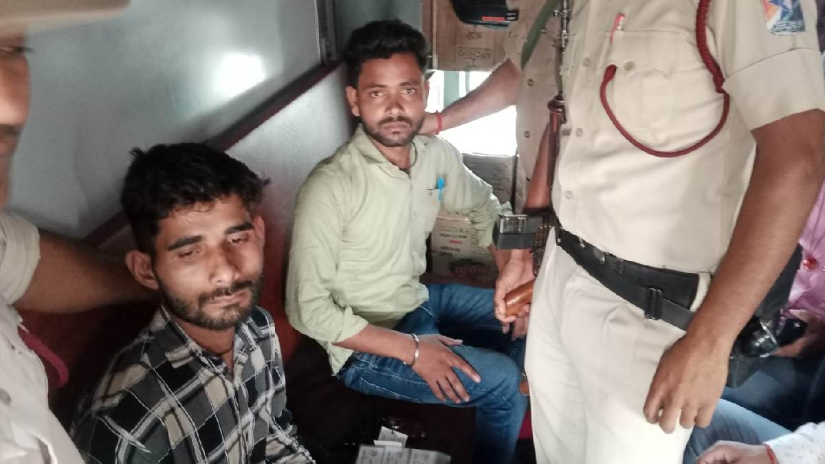bihar crime brother became arms smuggler for sisters wedding stf arrested two interstate smugglers from shramjeevi express train in arrah bihar