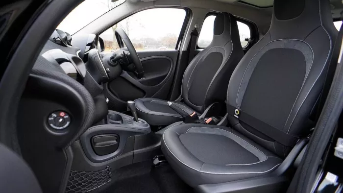 इन Car Tips से सामान्य गाड़ी को दें लग्जरी कार जैसा लुक। जानें डिटेल।