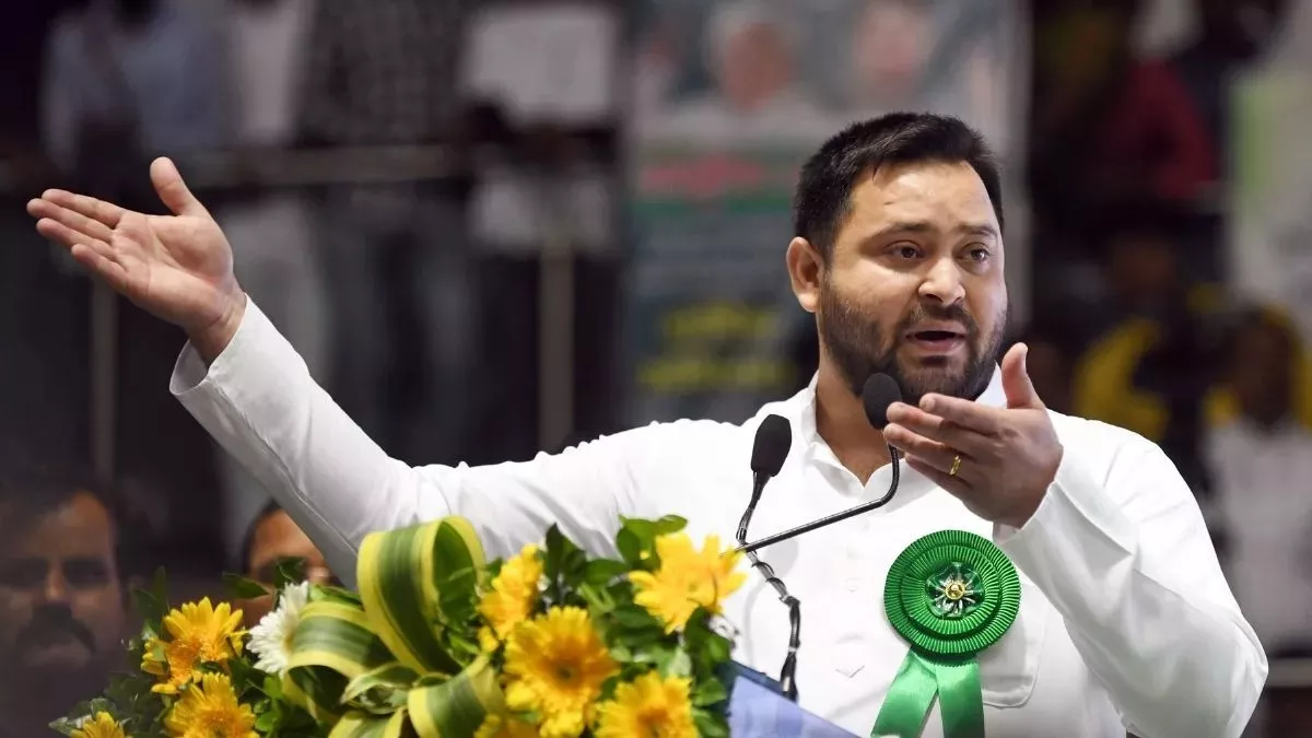 Tejashwi Yadav: पीएम मोदी की सभा से पहले तेजस्वी यादव का BJP पर अटैक, पूछ लिए 10 सवाल; अब घमासान तय