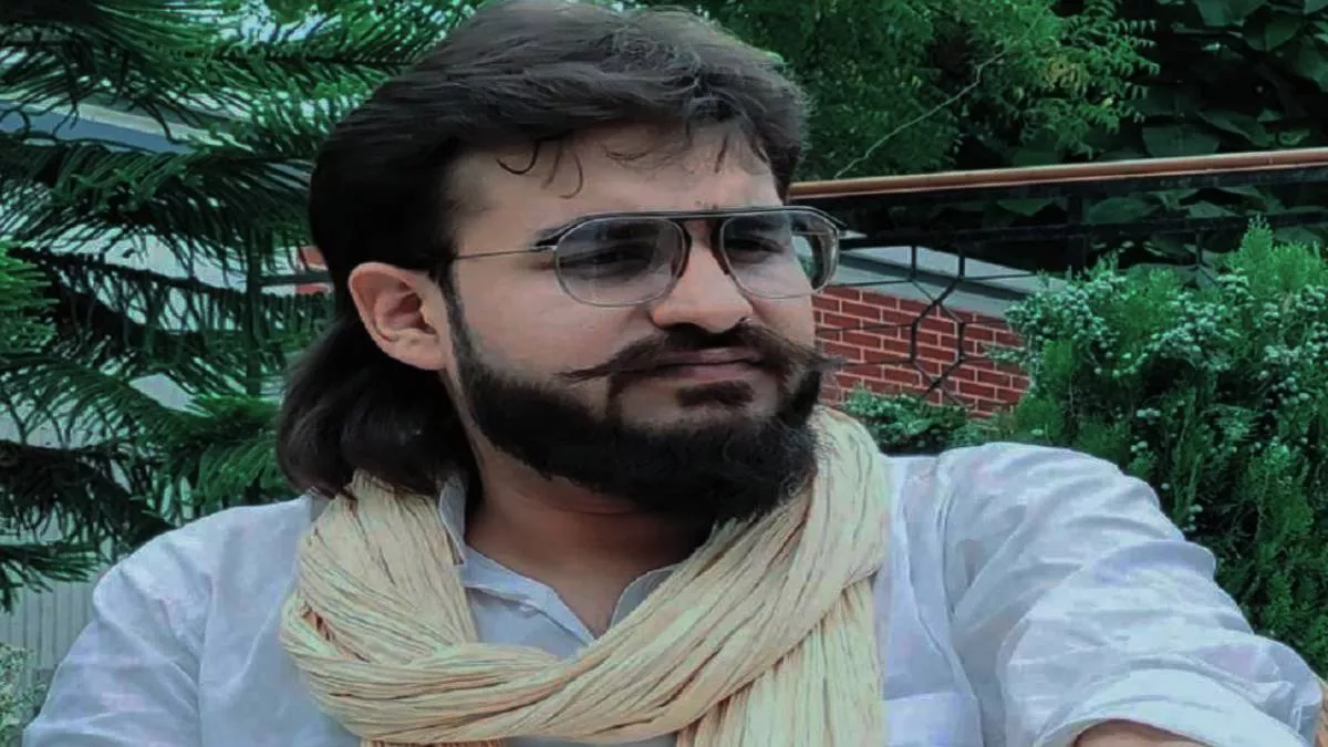 Mau News: आचार संहिता उल्लंघन मामले में कासगंज जेल से Abbas Ansari की हुई पेशी, 30 अप्रैल को होगी अगली सुनवाई