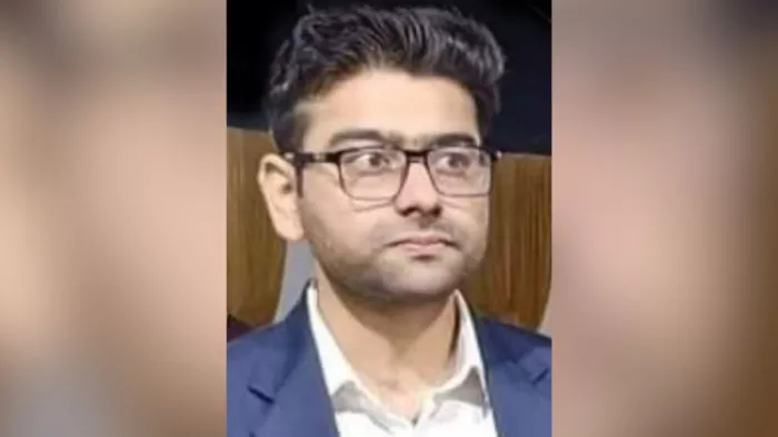 UPSC CSE Result: दादा ने दैनिक जागरण से जुड़ कर की समाजसेवा, नाती अनिकेत बना यूपीएससी का टॉप रैंकर।