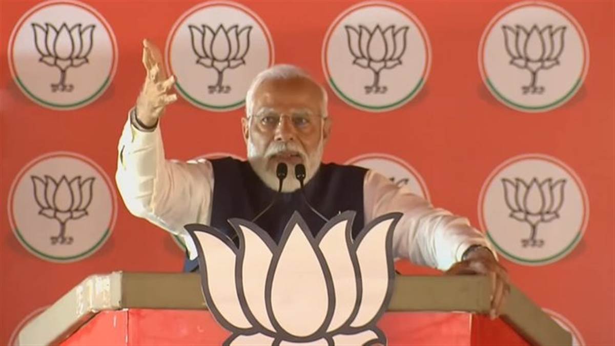 pm modi attack on congress rjd regarding he also says 80 to 90 percent people who made the constitution were sanatani lok sabha election