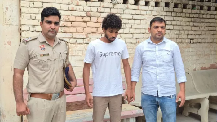 पिता पर चलाई थी गोली, पत्नी ने हाथ मारा तो डेढ़ साल के बेटे को लगी