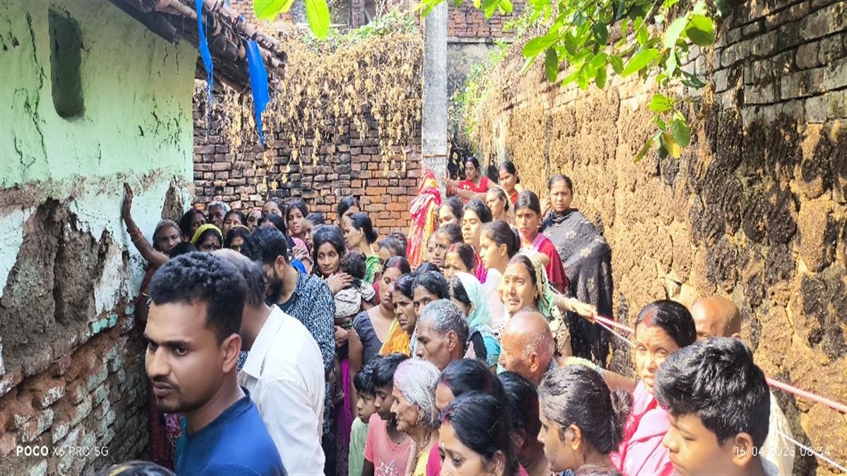 nalanda news tractor kills father and son walking with cattle in bihar