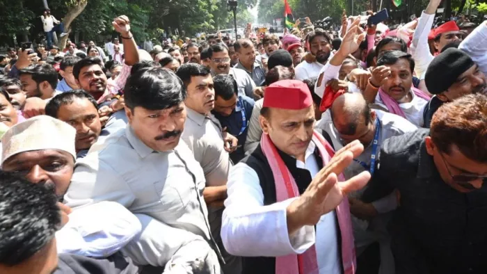 पूर्व मुख्यमंत्री अखिलेश यादव - फाइल फोटो ।