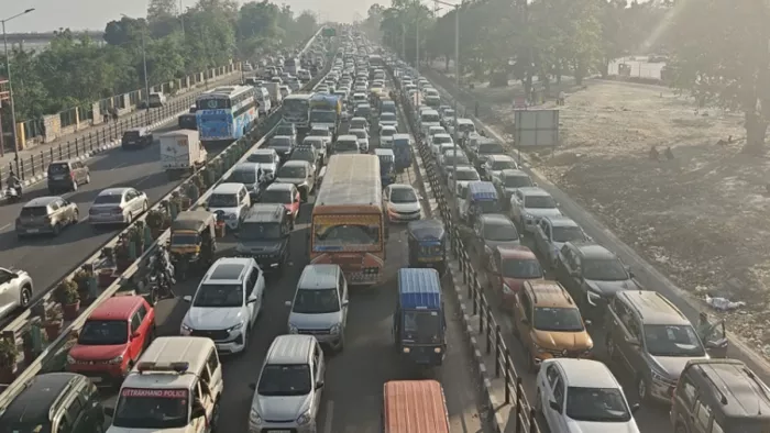 Haridwar Traffic : तीन दिन पहले हरिद्वार में दिल्ली हाइवे पर लगा भीषण जाम। जागरण आर्काइव