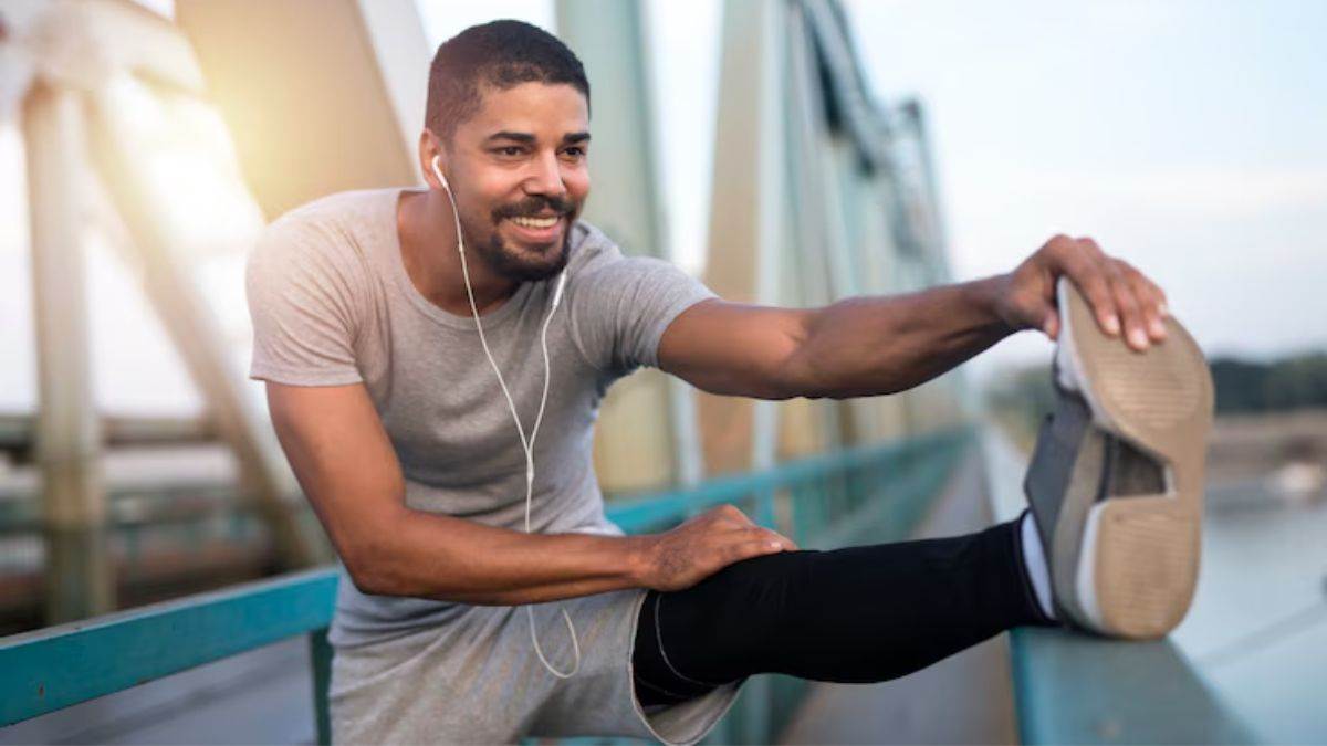 10 easy exercises to slow down aging and strengthen bones in old age