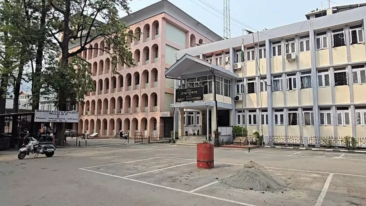 मंडी के DC ऑफिस को बम से उड़ाने की धमकी, तहव्वुर राणा के नाम से भेजी गई ईमेल; मचा हड़कंप