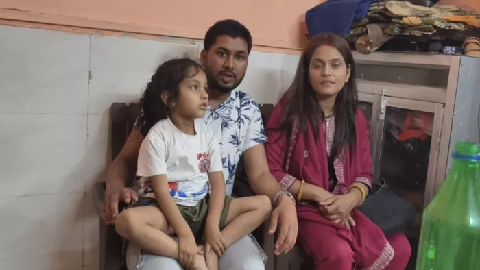 गुम हुए बच्चे को पुलिस ने बरामद करके नेपाल के दंपती को सौंपा। जागरण
