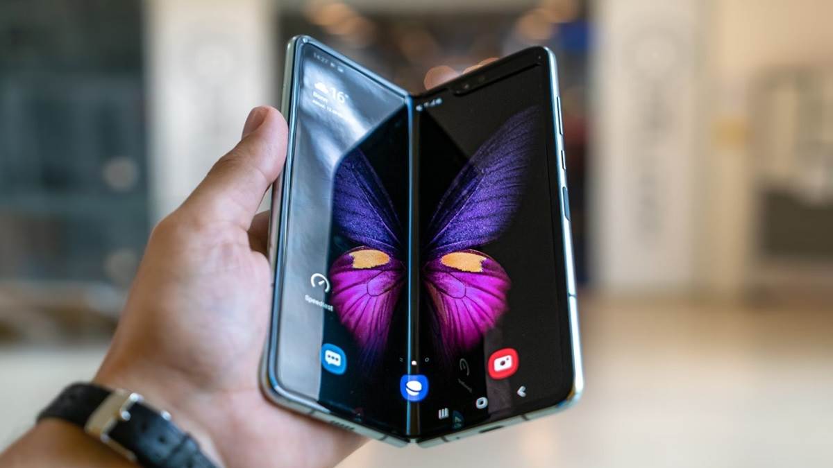 https://www.jagranimages.com/images/newimg/16042025/16_04_2025-samsung_fold_23919688.jpg