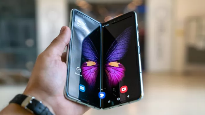 Apple का पहला फोल्डेबल फोन 2026 में लॉन्च हो सकता है। Photo- Samsung Fold/UnSplash.