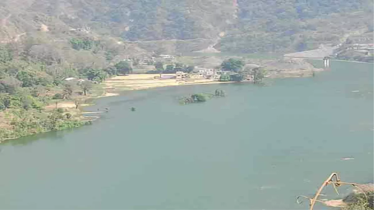 व्यासी जल विद्युत परियोजना की झील में अचानक बढ़ रहा यमुना का पानी, इससे बढ़ रहा है खतरा