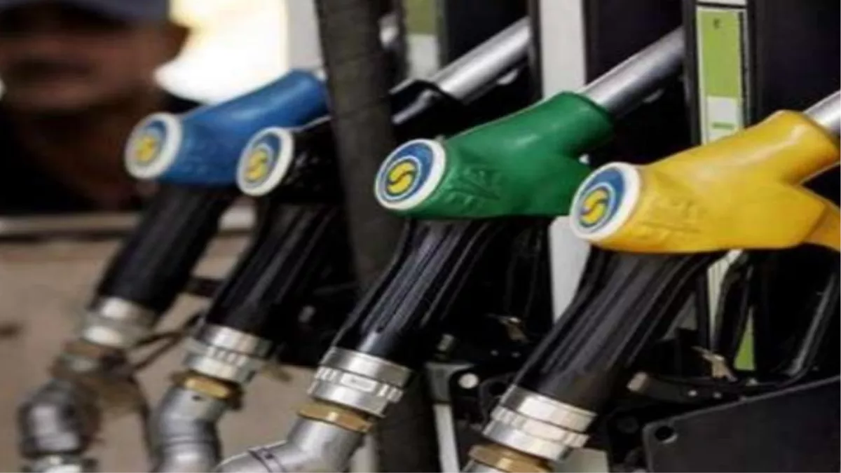 Fuel Price Hike: फिर बढ़ सकती हैं पेट्रोल और डीजल की कीमतें, तेल कंपनियों को हो रहा घाटा, लोगों पर पड़ेगी ऊंची कीमत की मार