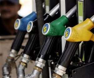 Fuel Price Hike: फिर बढ़ सकती हैं पेट्रोल और डीजल की कीमतें, तेल कंपनियों को हो रहा घाटा, लोगों पर पड़ेगी ऊंची कीमत की मार
