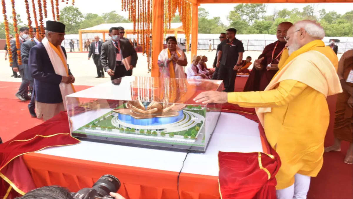 PM Modi Nepal Visit: पीएम मोदी ने माया देवी मंदिर में की पूजा, भारतीय मठ का किया शिलान्यास