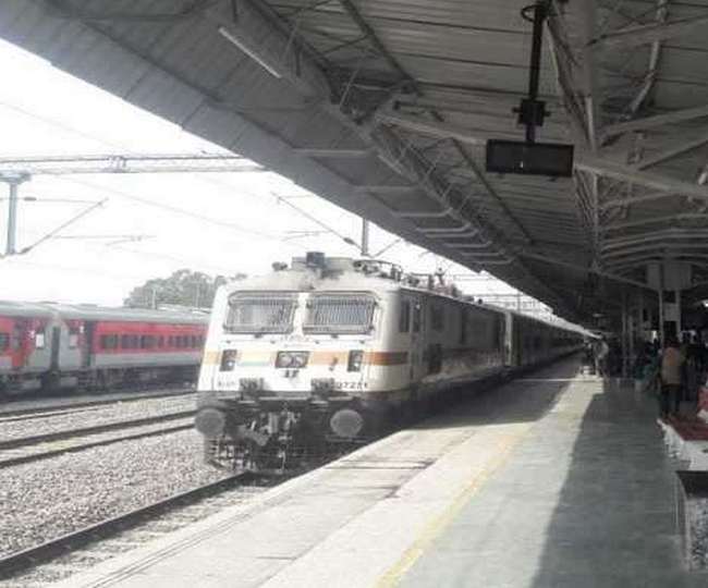 Punjab Train Travel Alert: पंजाब के यात्रियाें काे करना पड़ेगा परेशानी का सामना। (फाइल फाेटाे)