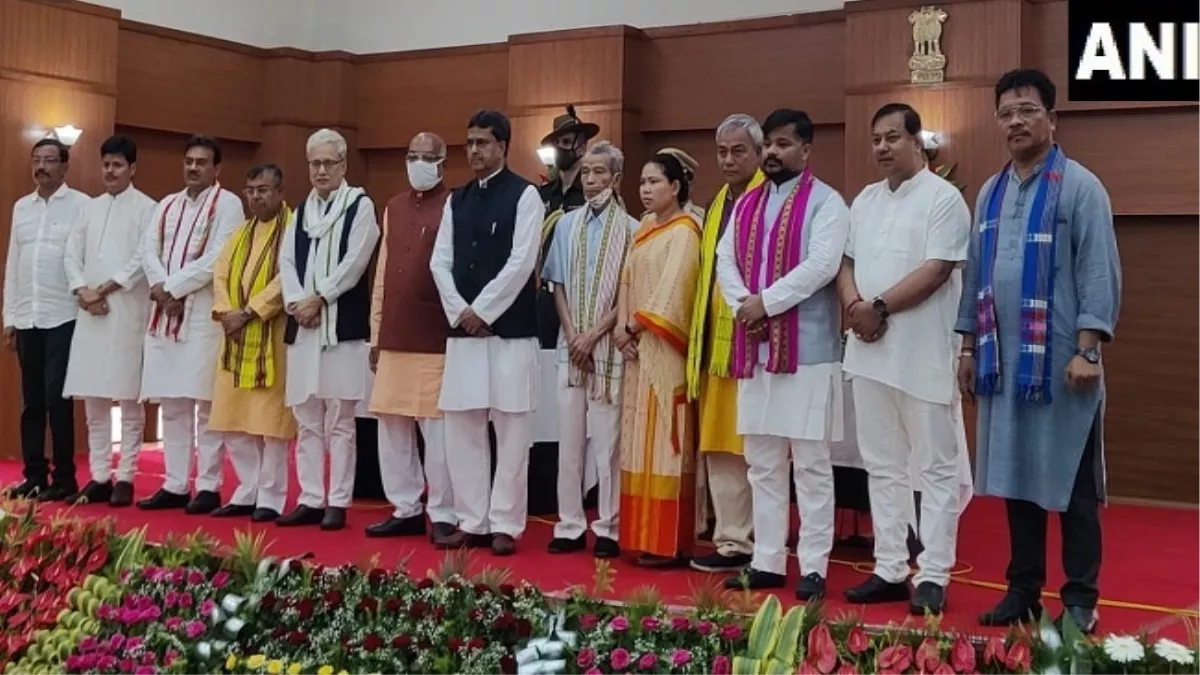 Tripura: माणिक साहा के नेतृत्व वाली त्रिपुरा सरकार के नए 11 कैबिनेट मंत्रियों ने ली शपथ