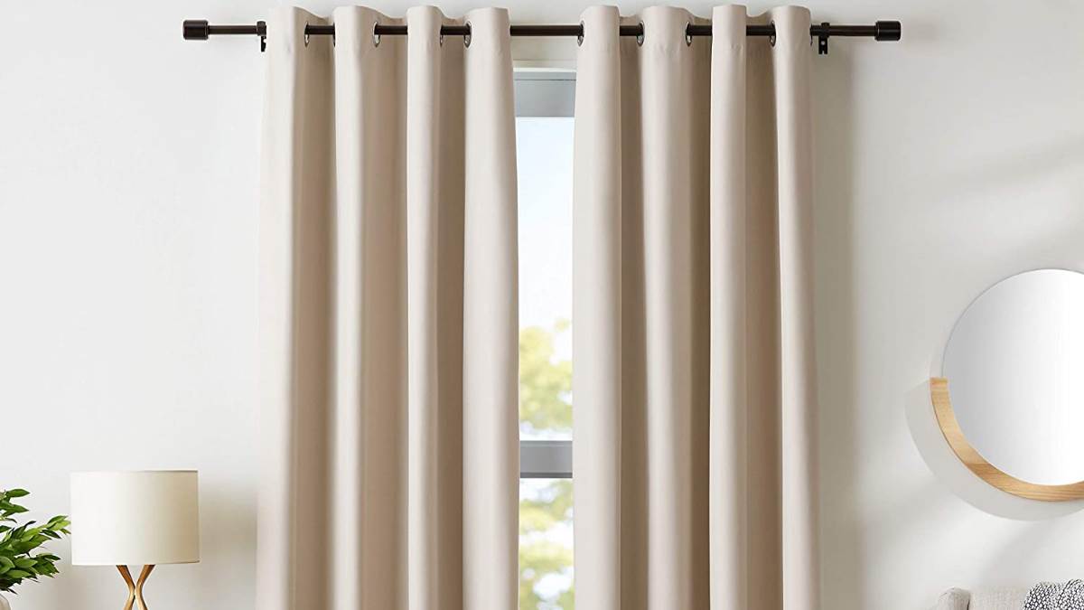 Curtains For Bedroom: शानदार और आकर्षक डिजाईन वाले ये पर्दे देंगे आपके रूम को यूनिक लूक, लाये घर