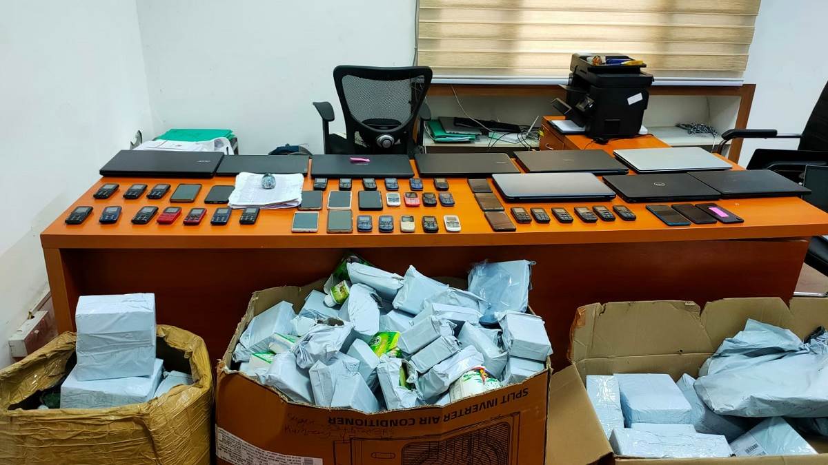 ncr delhi police busts gang and arrest 10 people involved in sale of fake ayurvedic medicines by call centers in across country