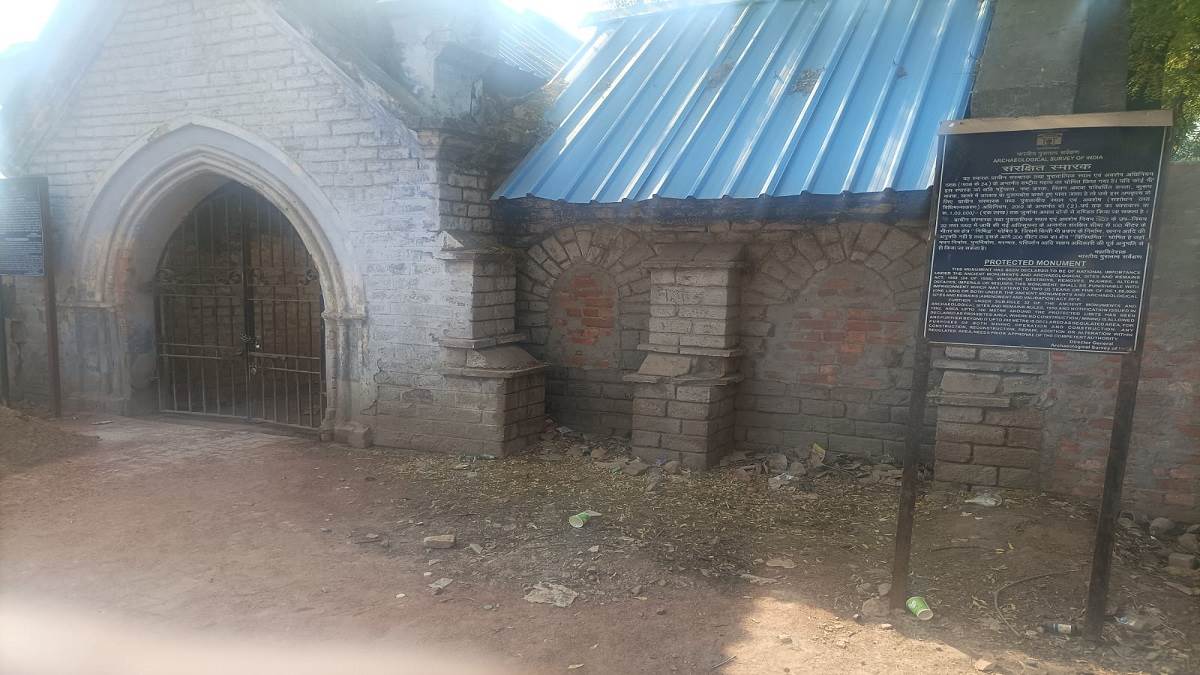https://www.jagranimages.com/images/newimg/16052023/16_05_2023-monuments_in_mirzapur_23413720_9216467.jpg