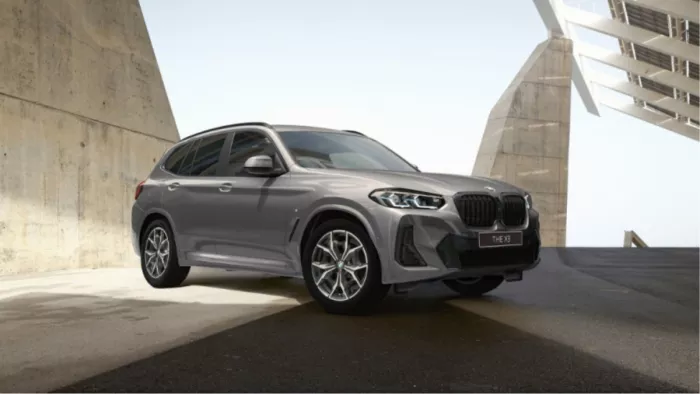 BMW X3 का Shadow Edition कॉस्मेटिक अपडेट के साथ लॉन्च किया गया है।
