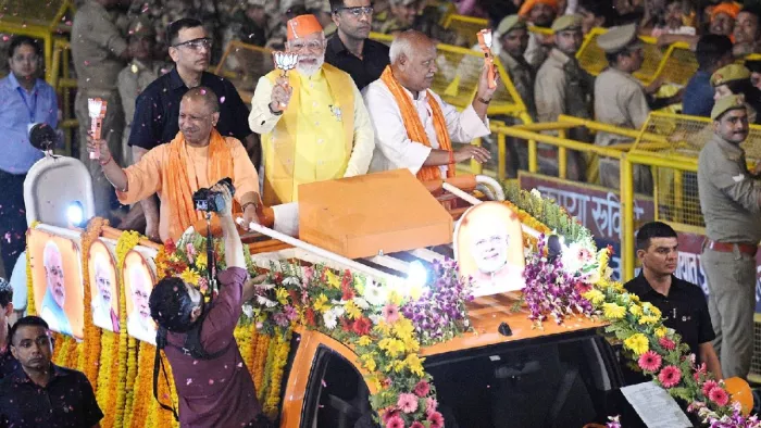 प्रधानमंत्री नरेंद्र मोदी ने पांच मई को रामलला का दर्शन और रोड शो किया था।