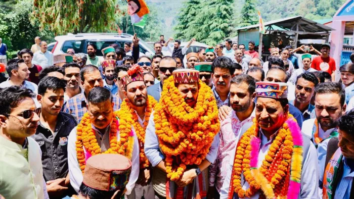 विक्रमादित्य सिंह ने कंगना रनौत पर किया वार