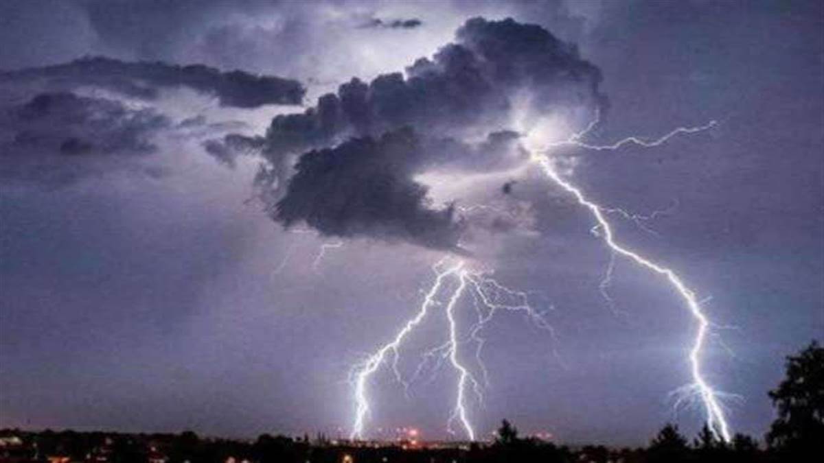 lightning struck a hut in odisha 3 people including a grandmother and granddaughter died there was outcry