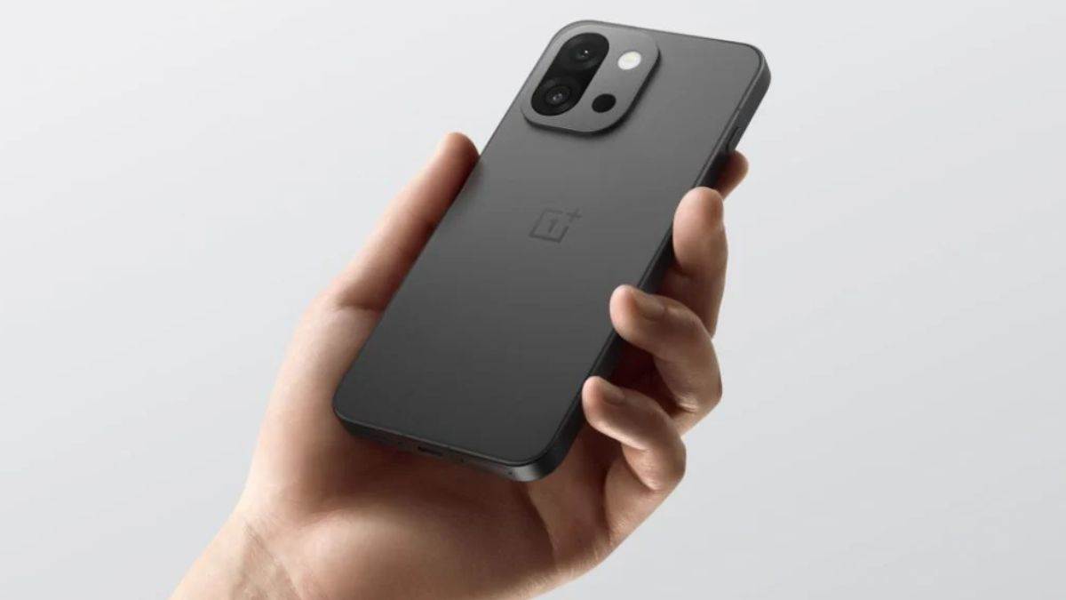https://www.jagranimages.com/images/newimg/16052025/16_05_2025-oneplus_13s_launch_23939196_165610431.jpg