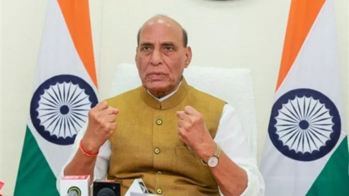 भुज एअरबेस से राजनाथ सिंह ने पाक पर बोला हमला
