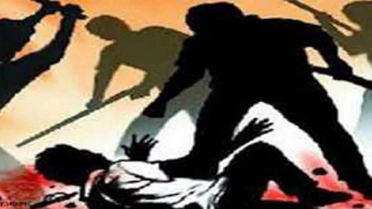 ncr tea vendor and ice cream shop brawl boiling tea attack in delhi