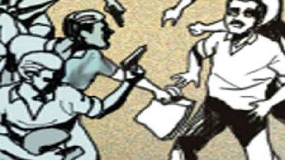 two lakh 14 thousand looted from ro of bandhan bank in birnipatti of darbhanga