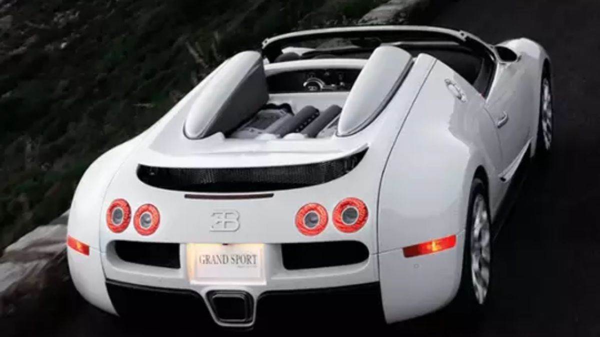 how much does it cost to maintain a bugatti veyron and chiron