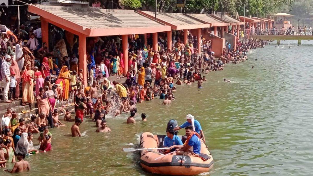 https://www.jagranimages.com/images/newimg/16062024/16_06_2024-kasganj_ganga_snan_23740074.jpg