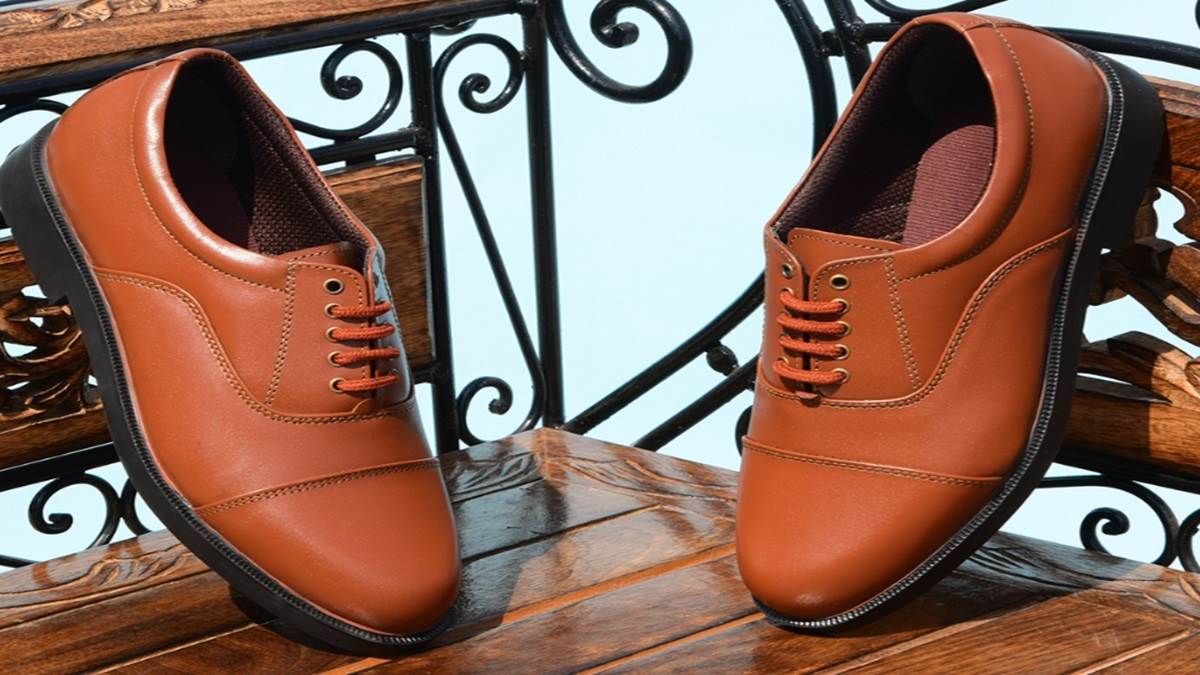 यंगस्टर के लिए परफेक्ट हैं ये स्टाइलिश Liberty Shoes के कलेक्शन, कीमत पॉकेट मनी से भी कम