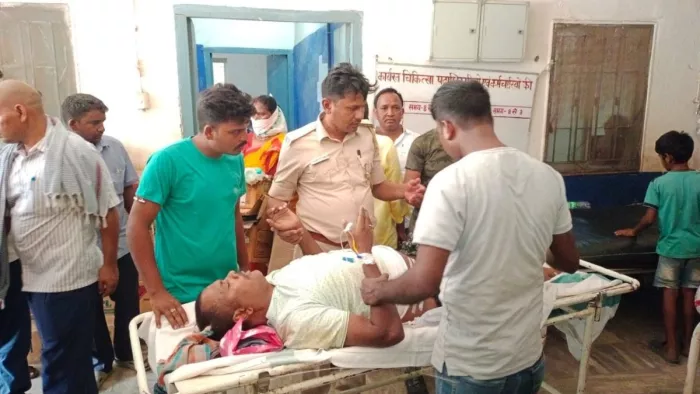 अवैध बालू खनन कर भाग रहे ट्रैक्टर चालक ने एएसआई को रौंदा