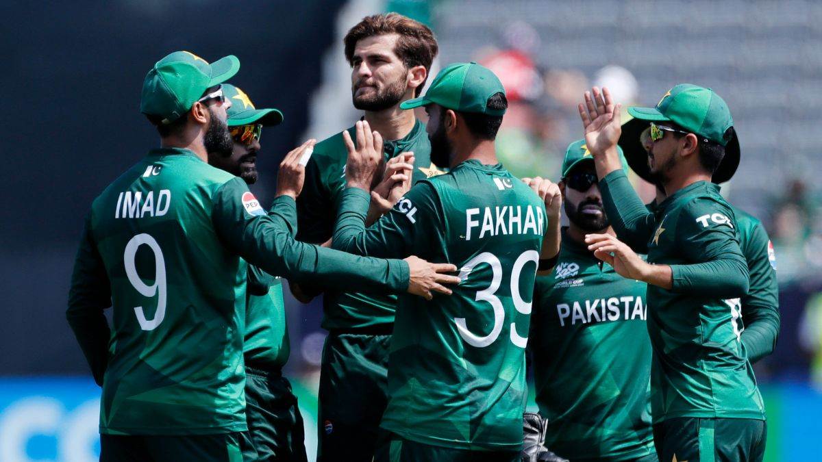 https://www.jagranimages.com/images/newimg/16062024/16_06_2024-pakistan_cricket_team_2_23740332.jpg