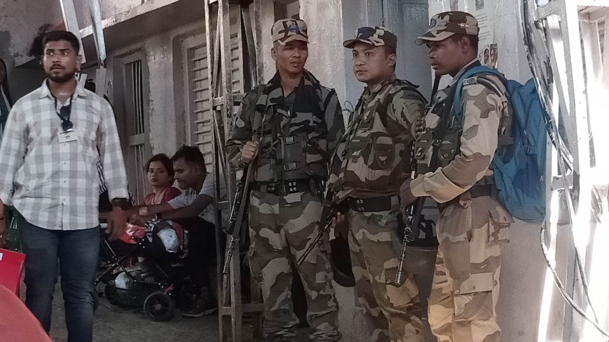 https://www.jagranimages.com/images/newimg/16062024/16_06_2024-security_force_1_23740102_13513123.jpg