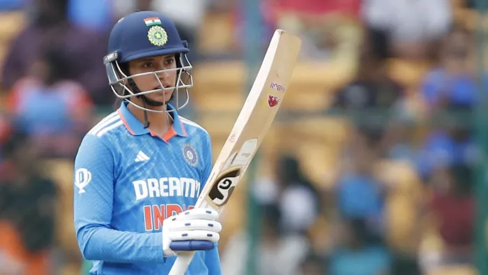 भारत के लिए संकटमोचक बनीं Smriti Mandhana , हासिल किया ये खास मुकाम
