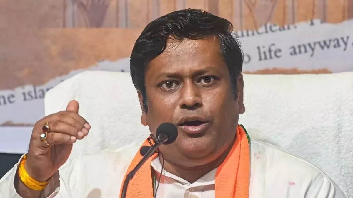 bengal is bastion of extortion claimed union minister compared it with dawood ibrahim and chhota rajan gang