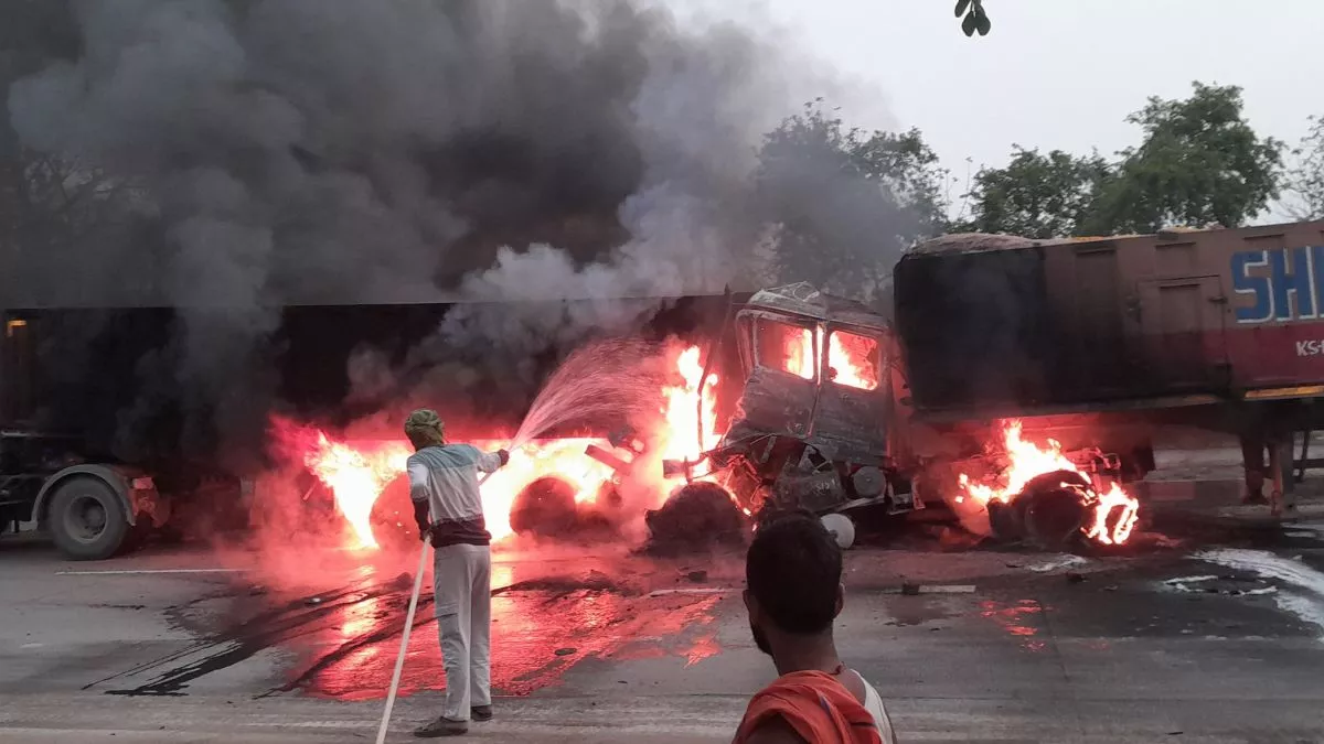 पटना-बक्सर NH पर हुई दिल दहलाने वाली घटना, टायर फटने से ट्रक में लगी भयंकर आग; जिंदा जलकर चालक की मौत