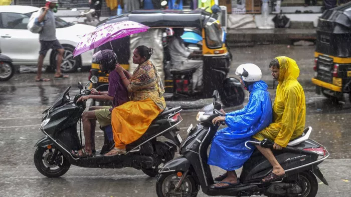 महाराष्ट्र के कई इलाकों में बारिश को लेकर चेतावनी जारी की गई है। (फोटो- पीटीआई)