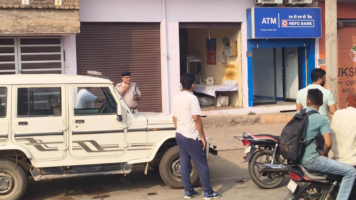 ncr mewat atm heist robbers steal 24 lakh in broad daylight