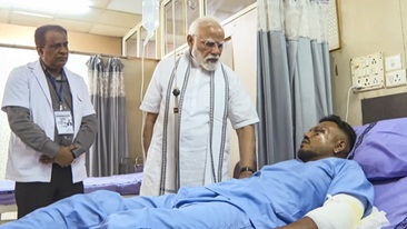 https://www.jagranimages.com/images/newimg/16062025/16_06_2025-pm_modi_viswas_kumar_23965723.jpg