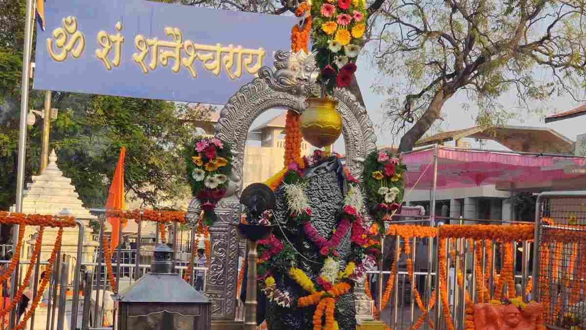 https://www.jagranimages.com/images/newimg/16062025/16_06_2025-shani_shingnapur_temple_23965176.jpg