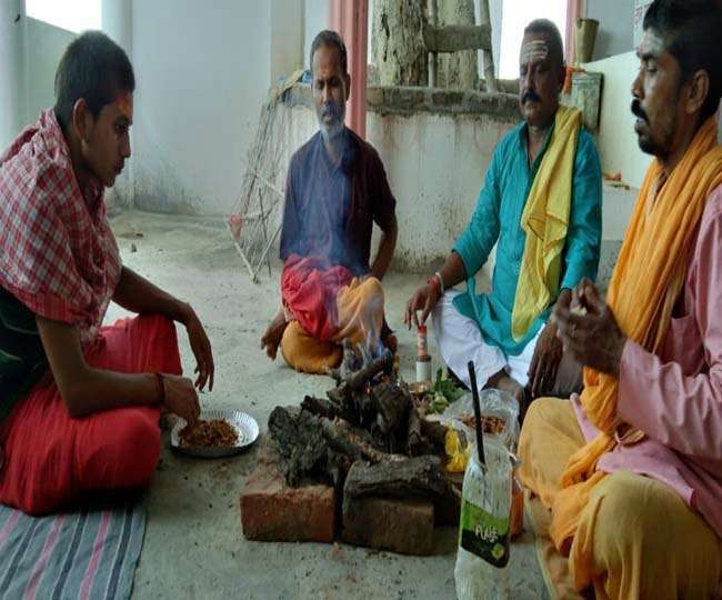 Coronavirus : वैशाली सांसद वीणा देवी के स्वास्थ्य लाभ को लेकर रुद्राभिषेक व हवन